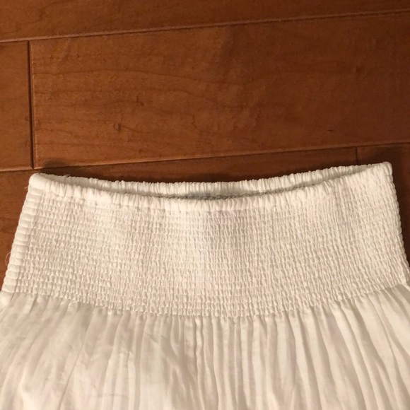 Women’s WHBM mini skirt - Picture 3 of 5